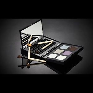 Bobbi Brown Bobbi's Eye Wardrobe 6 color + 4 Brush